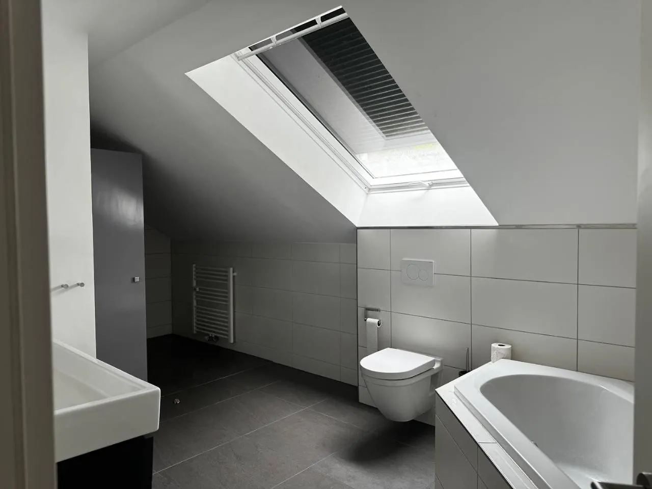 Modern Apartment For Up To 4 People In Stuttgart