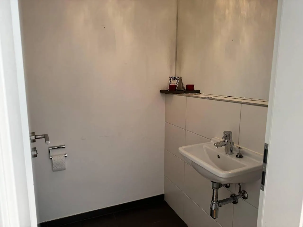 Modern Apartment For Up To 4 People In Stuttgart