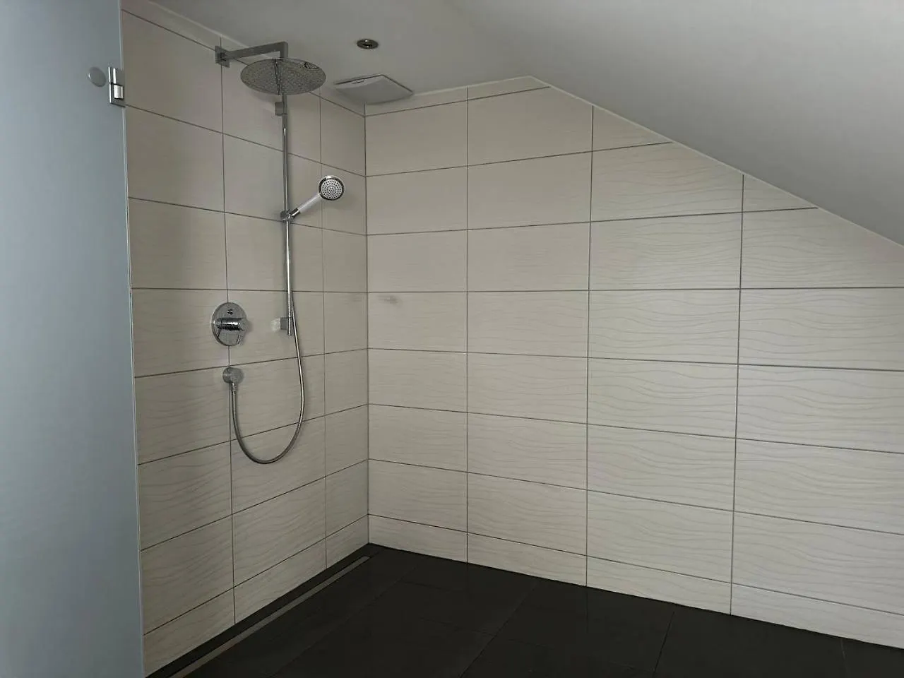 Modern Apartment For Up To 4 People In Stuttgart Germany
