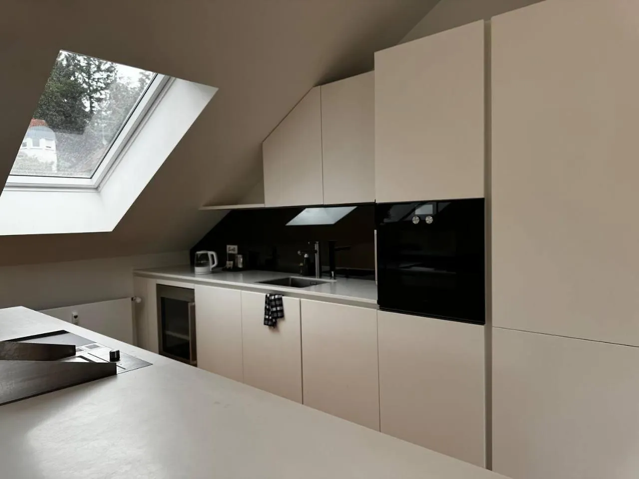 Modern Apartment For Up To 4 People In Stuttgart