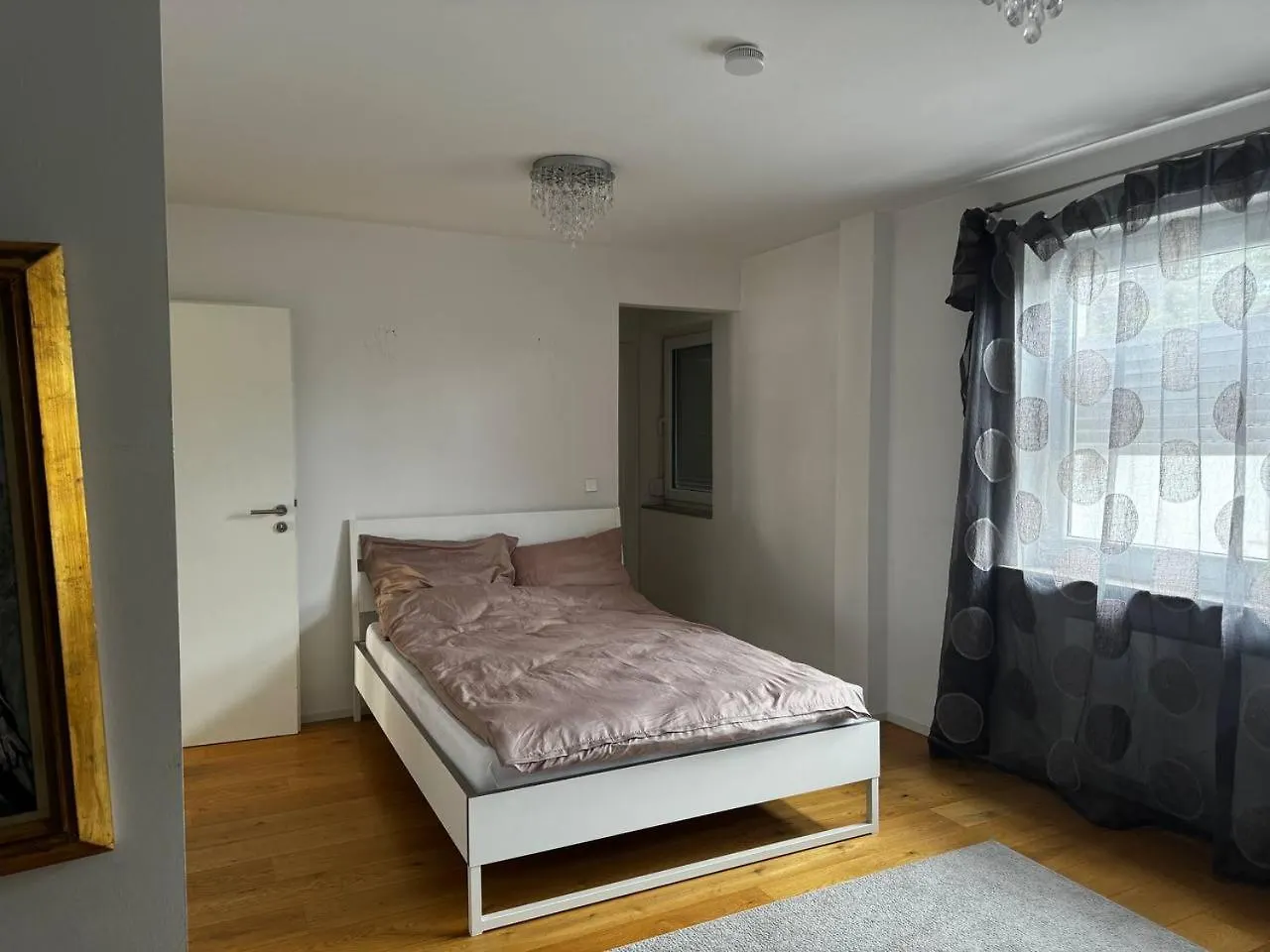 Modern Apartment For Up To 4 People In Stuttgart Germany