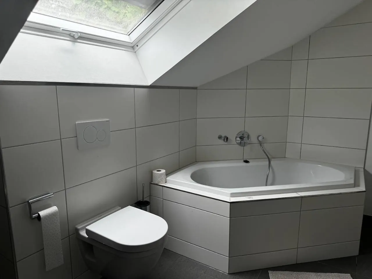 Modern Apartment For Up To 4 People In Stuttgart 0*,  Niemcy