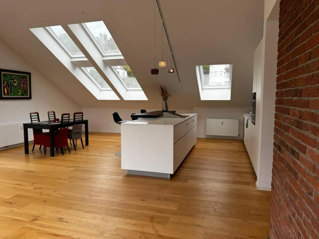 Modern Apartment For Up To 4 People In Stuttgart